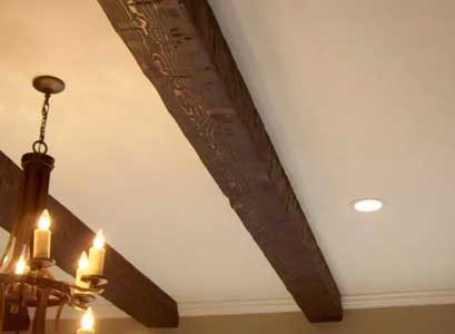 натяжной потолок с балками